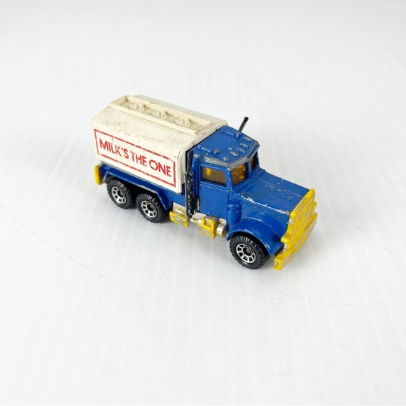 Vintage 1981 Matchbox Peterbilt Milks the One Delivery Truck Model Car - Picture 1 of 5